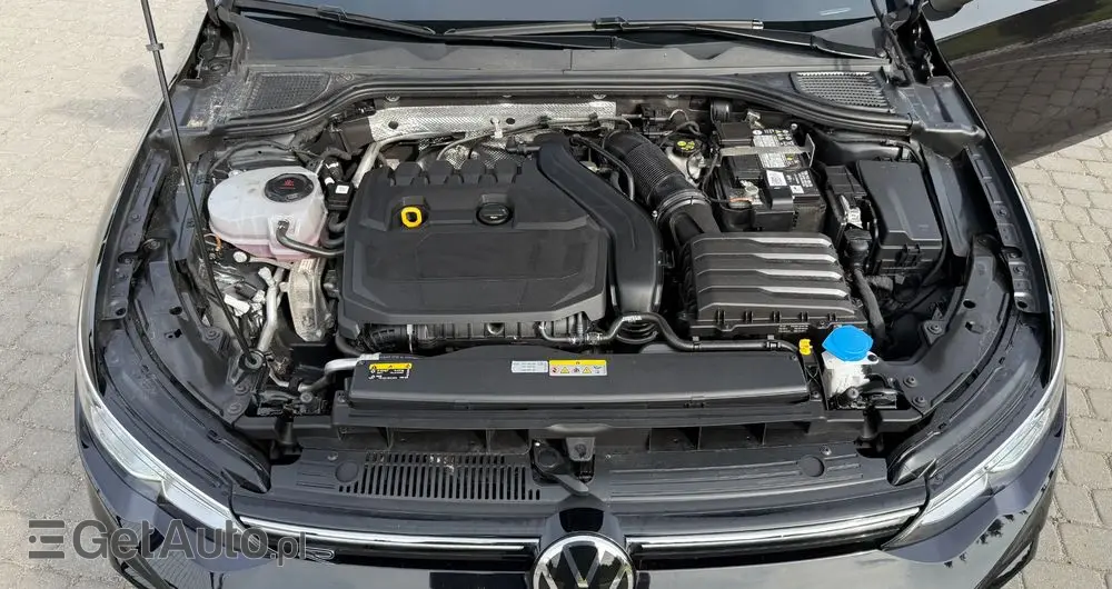 VOLKSWAGEN Golf 1.5 TSI OPF R-Line