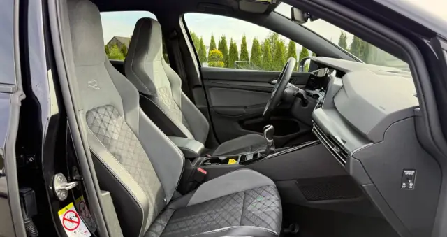 VOLKSWAGEN Golf 1.5 TSI OPF R-Line