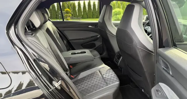VOLKSWAGEN Golf 1.5 TSI OPF R-Line