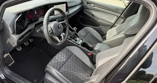 VOLKSWAGEN Golf 1.5 TSI OPF R-Line