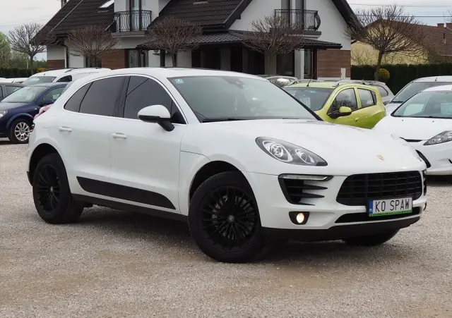 PORSCHE Macan S