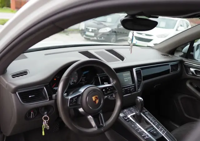 PORSCHE Macan S