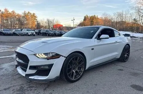 FORD Mustang 