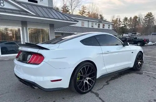 FORD Mustang 