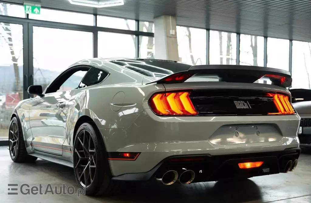 FORD Mustang 
