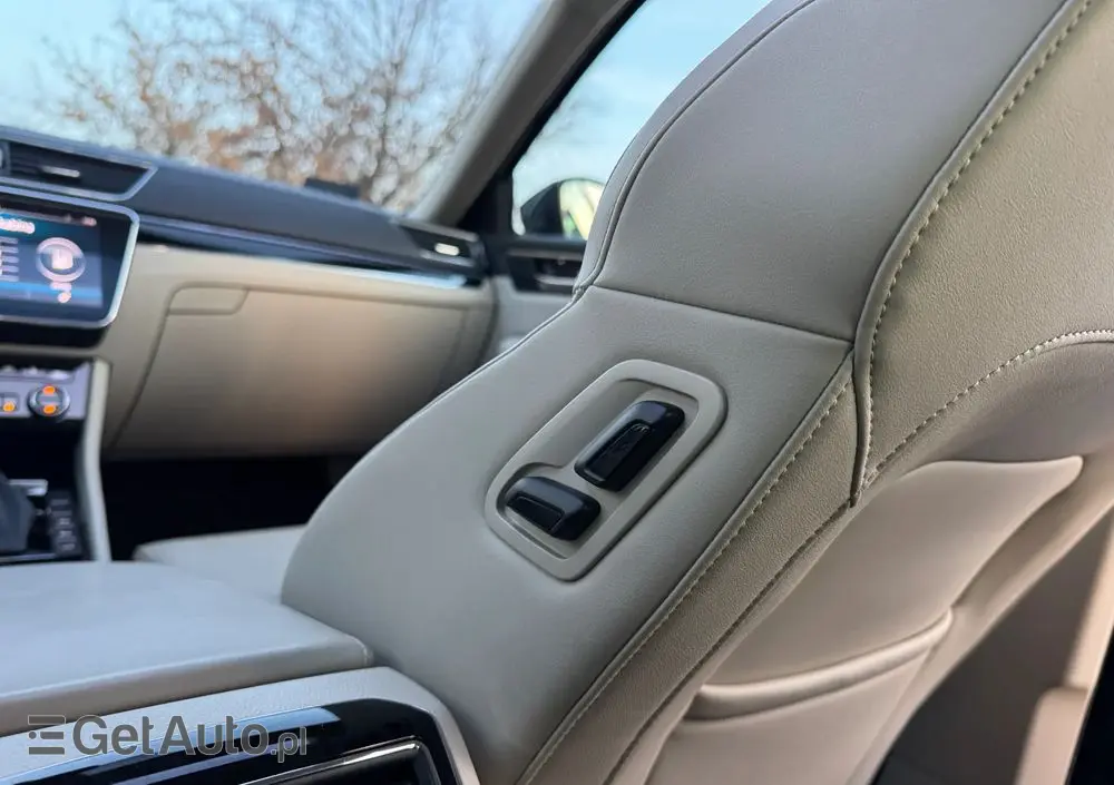 SKODA Superb 2.0 TSI 4x4 L&K DSG