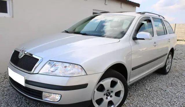 SKODA Octavia 