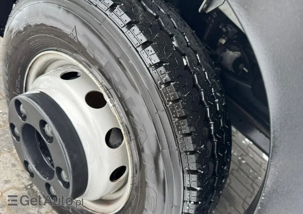 IVECO 70C17,,72C18,,70C15,,50C15,,50C17,,35C13,,35C14,,35C15  DO 3.5T KATEGORIA B 