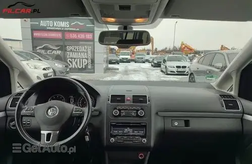 VOLKSWAGEN Touran 