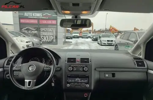 VOLKSWAGEN Touran 