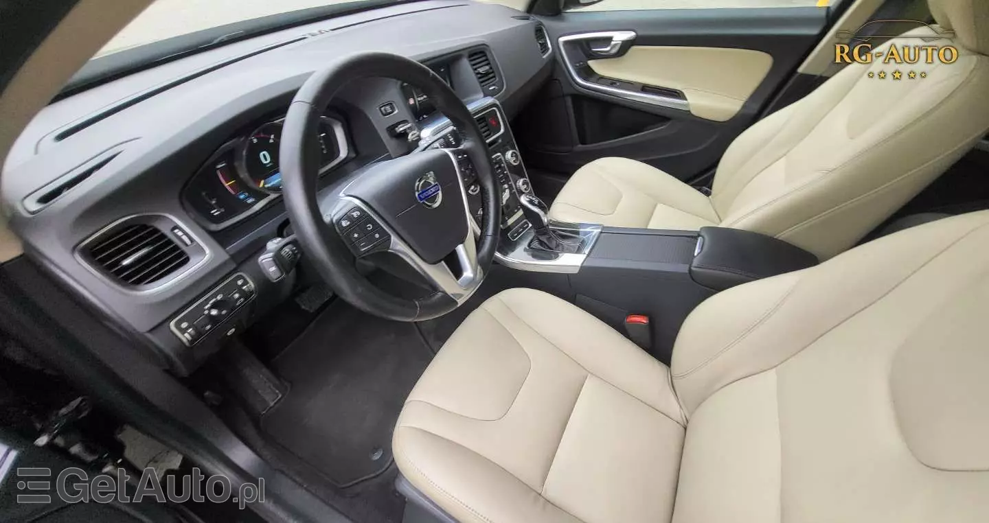 VOLVO V60 