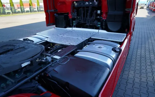 DAF XF 480 / SPACE CAB / RETARDER / KLIMATYZACJA POSTOJOWA / OPONY 100 % / SPROWADZONY / PO KONTRAKCIE SERWISOWYM 