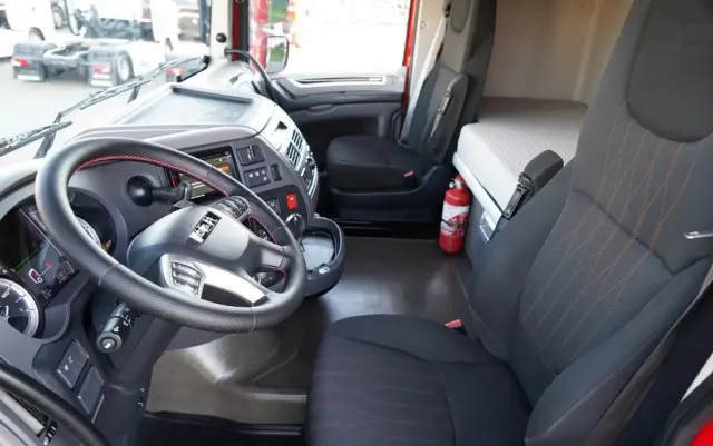 DAF XF 480 / SPACE CAB / RETARDER / KLIMATYZACJA POSTOJOWA / OPONY 100 % / SPROWADZONY / PO KONTRAKCIE SERWISOWYM 