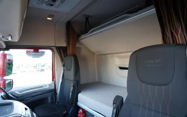 DAF XF 480 / SPACE CAB / RETARDER / KLIMATYZACJA POSTOJOWA / OPONY 100 % / SPROWADZONY / PO KONTRAKCIE SERWISOWYM 