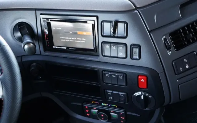 DAF XF 480 / SPACE CAB / RETARDER / KLIMATYZACJA POSTOJOWA / OPONY 100 % / SPROWADZONY / PO KONTRAKCIE SERWISOWYM 