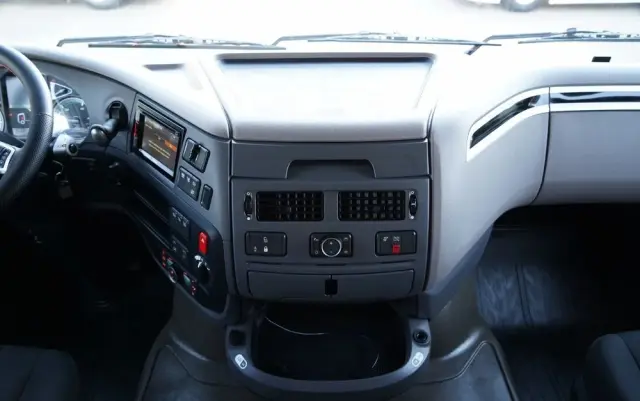 DAF XF 480 / SPACE CAB / RETARDER / KLIMATYZACJA POSTOJOWA / OPONY 100 % / SPROWADZONY / PO KONTRAKCIE SERWISOWYM 