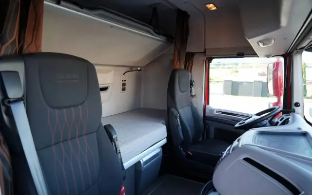 DAF XF 480 / SPACE CAB / RETARDER / KLIMATYZACJA POSTOJOWA / OPONY 100 % / SPROWADZONY / PO KONTRAKCIE SERWISOWYM 