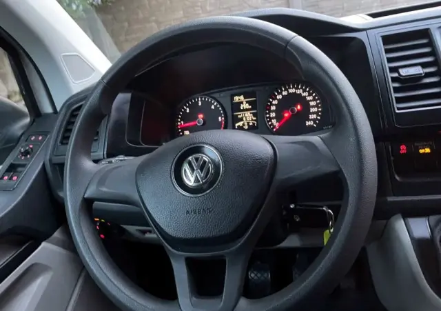 VOLKSWAGEN Transporter T6 