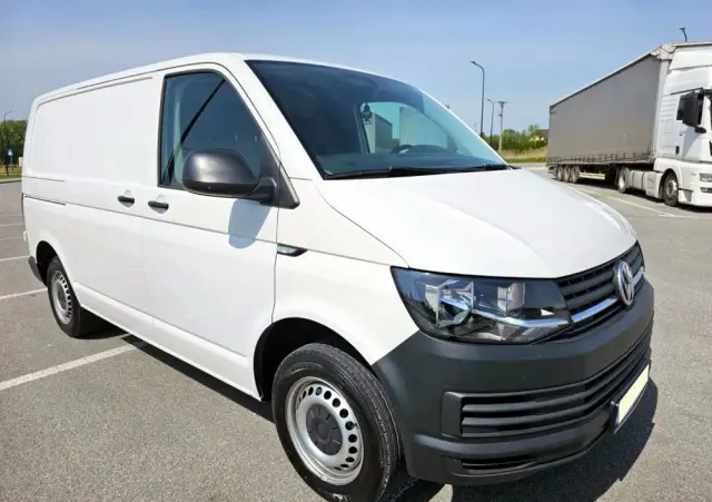 VOLKSWAGEN Transporter T6 