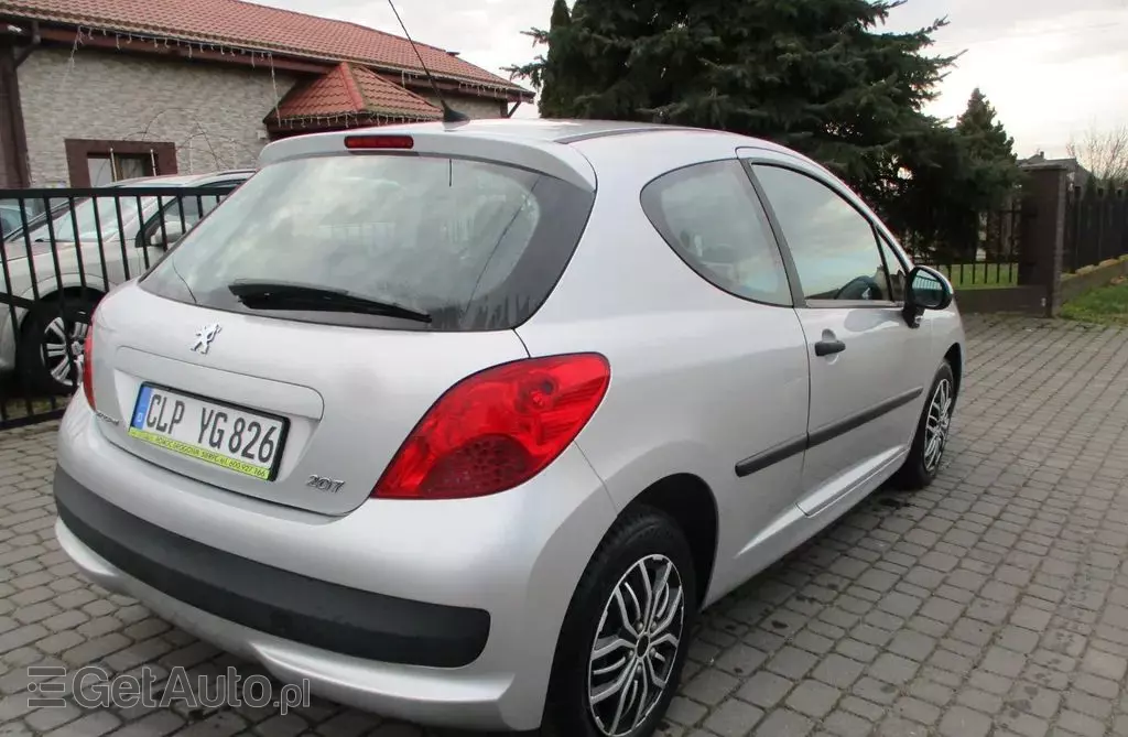 PEUGEOT 207 
