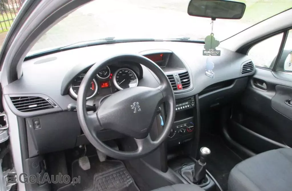 PEUGEOT 207 