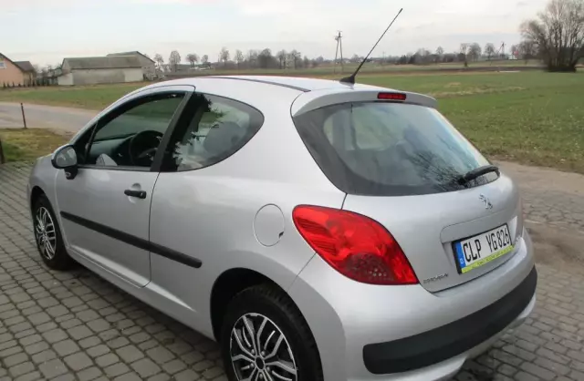 PEUGEOT 207 
