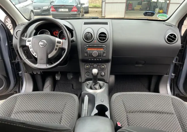NISSAN Qashqai 1.6 visia