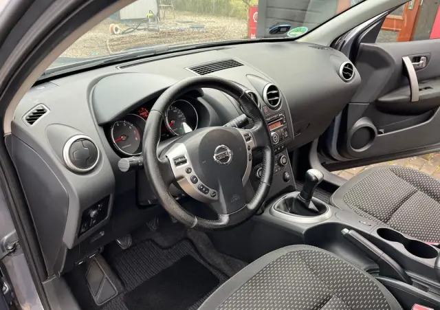 NISSAN Qashqai 1.6 visia
