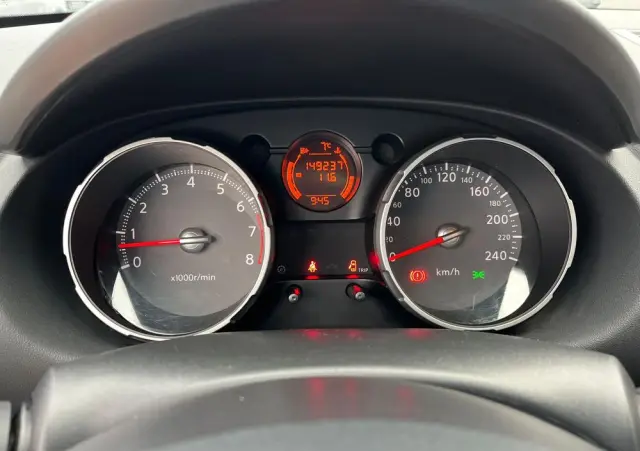 NISSAN Qashqai 1.6 visia