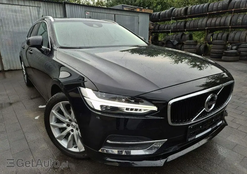 VOLVO V90 D4 AWD Geartronic Momentum Pro
