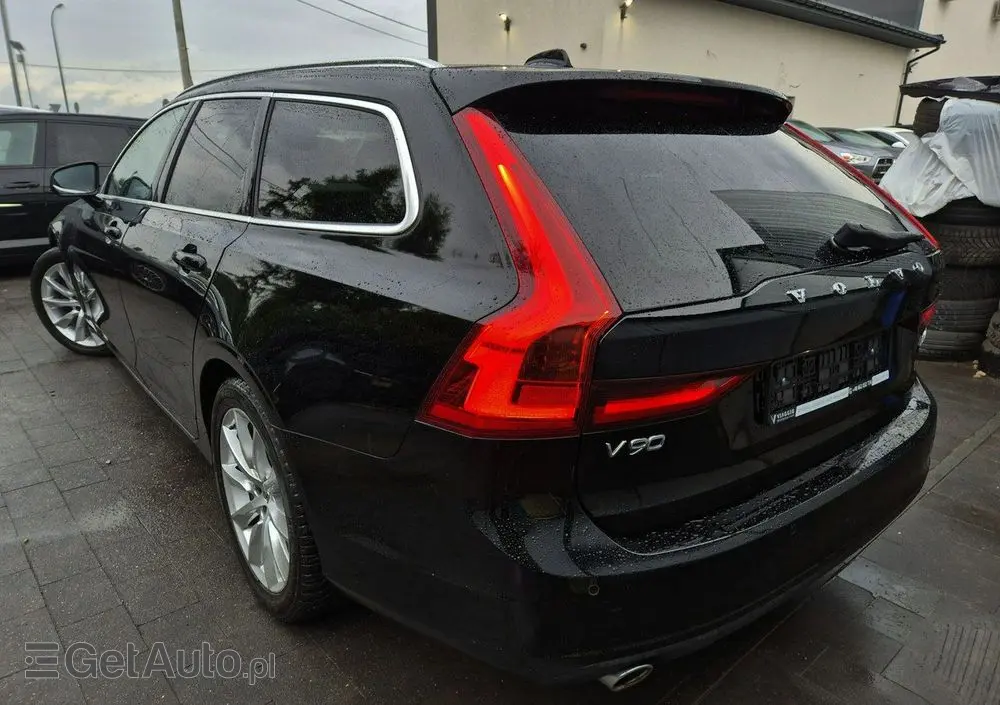 VOLVO V90 D4 AWD Geartronic Momentum Pro