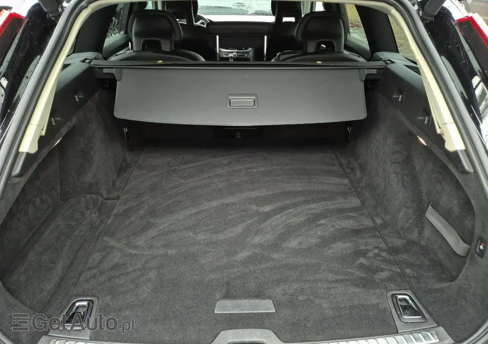 VOLVO V90 D4 AWD Geartronic Momentum Pro