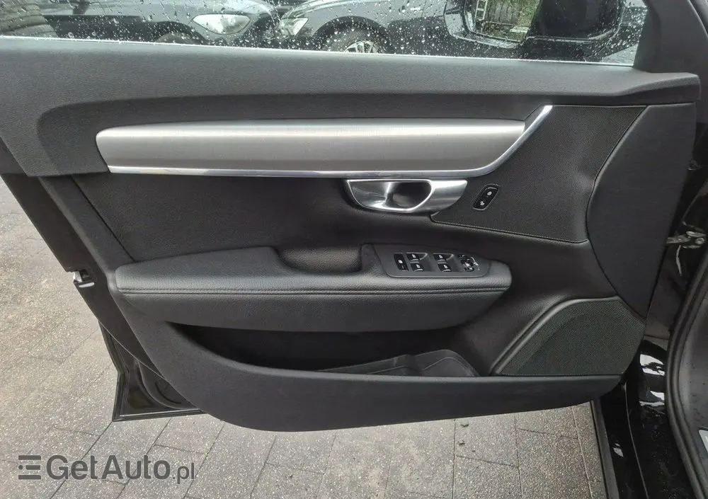 VOLVO V90 D4 AWD Geartronic Momentum Pro