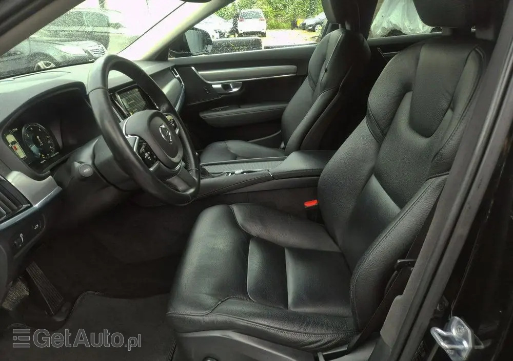VOLVO V90 D4 AWD Geartronic Momentum Pro