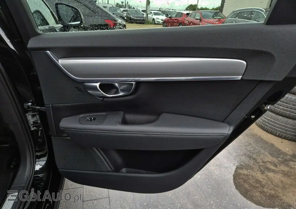 VOLVO V90 D4 AWD Geartronic Momentum Pro