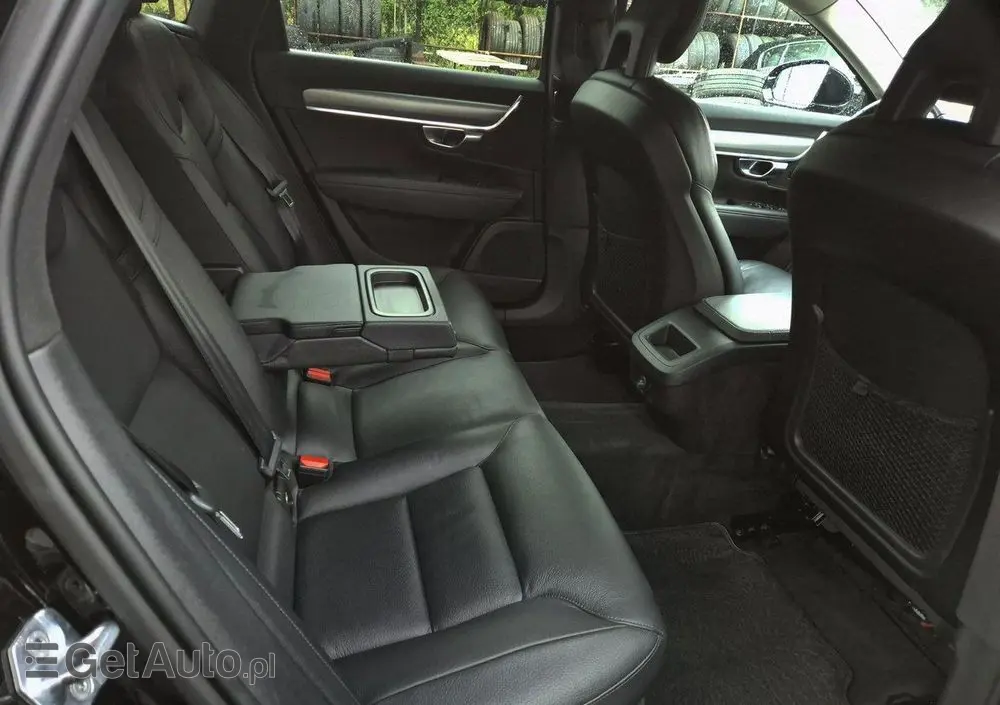 VOLVO V90 D4 AWD Geartronic Momentum Pro