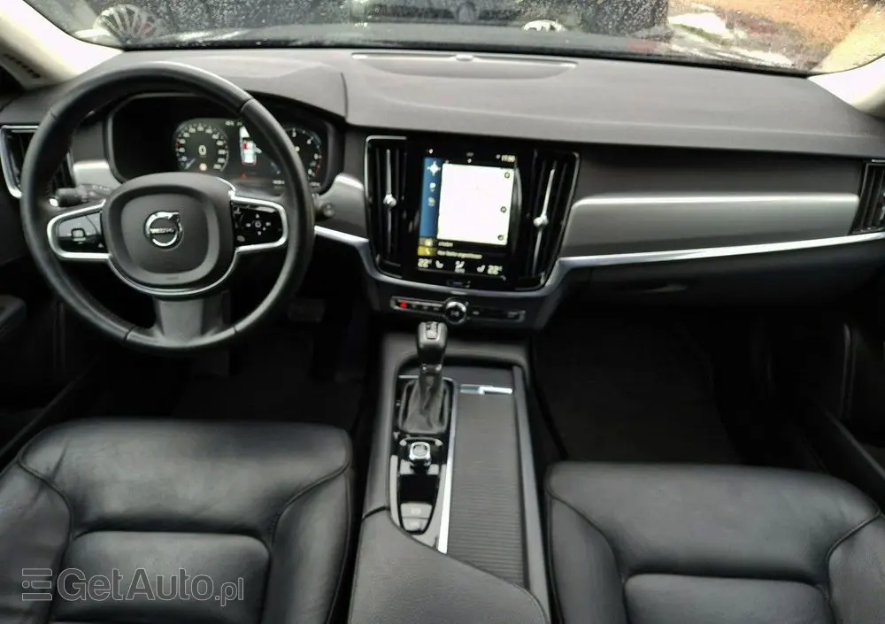 VOLVO V90 D4 AWD Geartronic Momentum Pro