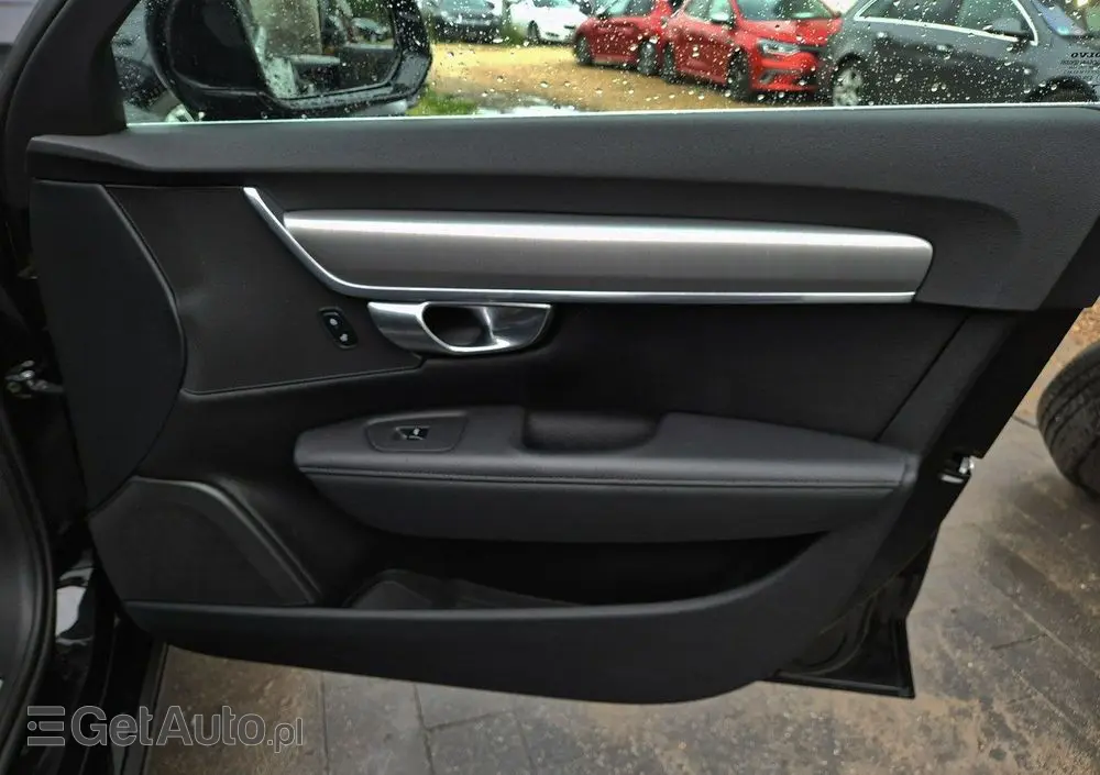 VOLVO V90 D4 AWD Geartronic Momentum Pro