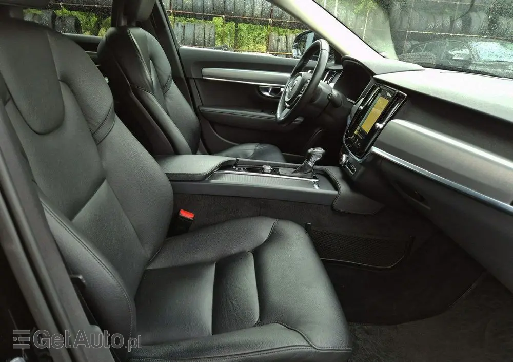 VOLVO V90 D4 AWD Geartronic Momentum Pro