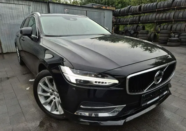 VOLVO V90 D4 AWD Geartronic Momentum Pro