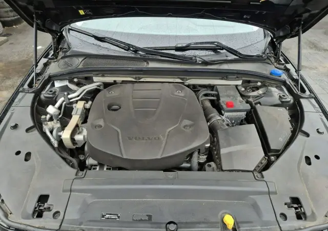 VOLVO V90 D4 AWD Geartronic Momentum Pro