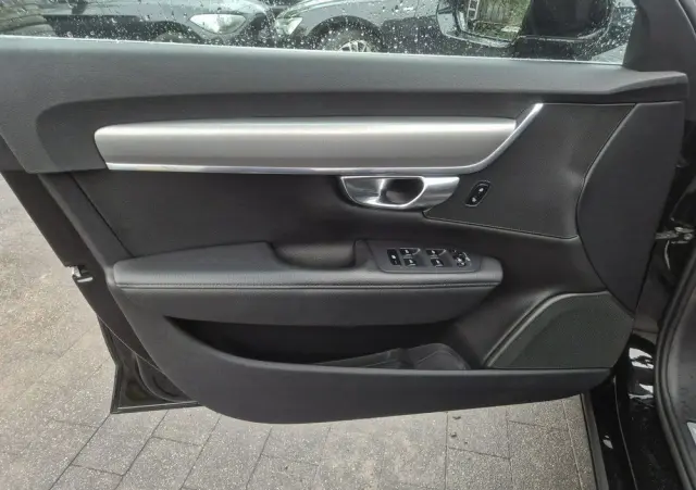 VOLVO V90 D4 AWD Geartronic Momentum Pro