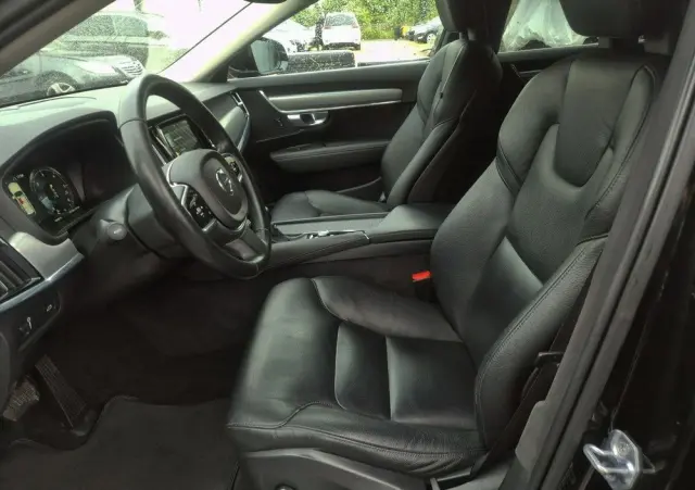 VOLVO V90 D4 AWD Geartronic Momentum Pro