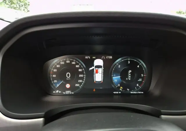 VOLVO V90 D4 AWD Geartronic Momentum Pro