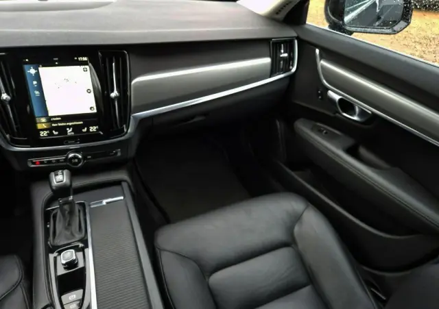 VOLVO V90 D4 AWD Geartronic Momentum Pro