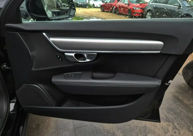 VOLVO V90 D4 AWD Geartronic Momentum Pro