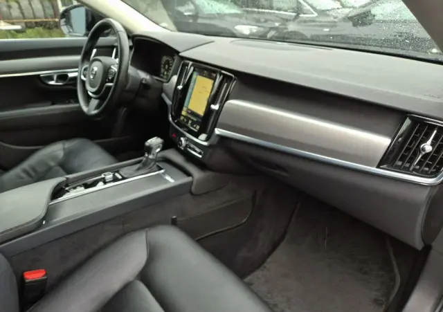 VOLVO V90 D4 AWD Geartronic Momentum Pro