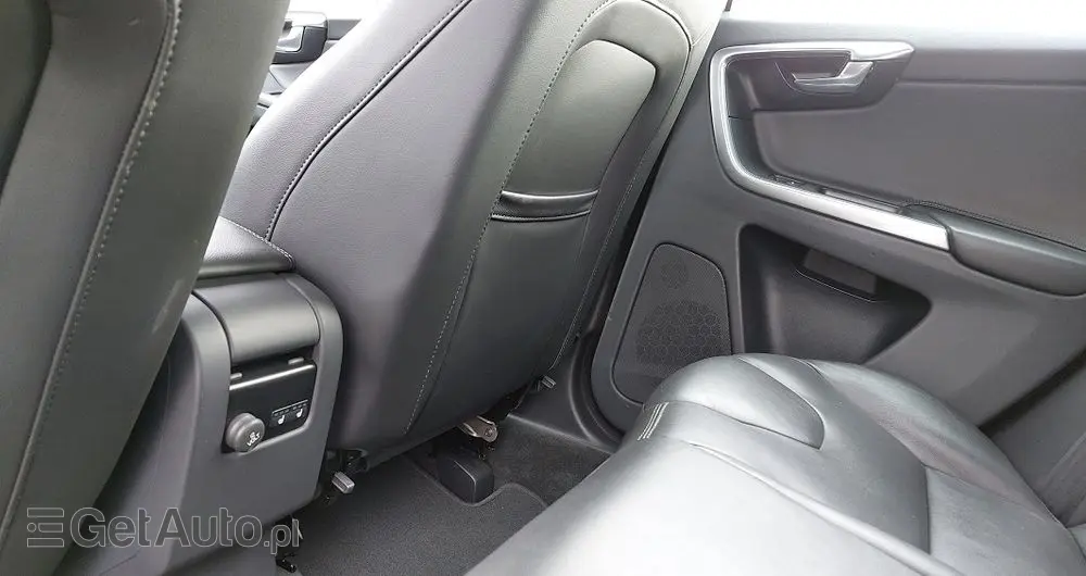 VOLVO XC 60 D4 Drive-E Summum