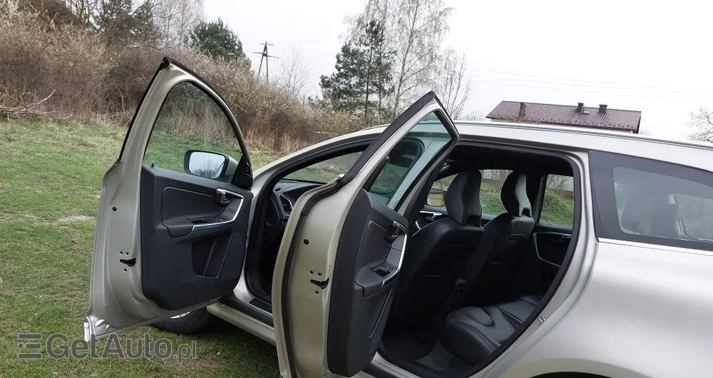 VOLVO XC 60 D4 Drive-E Summum