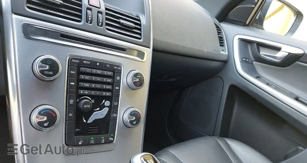 VOLVO XC 60 D4 Drive-E Summum